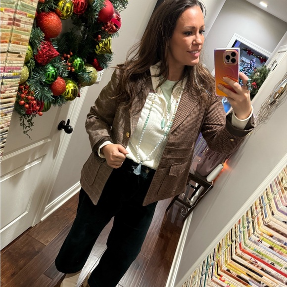 Meet your Posher, Ashley - Picture 2 of 5